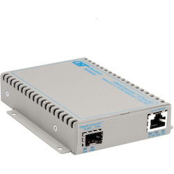 OmniConverter SE 10/100/1000 PoE Gigabit Ethernet Fiber Media Converter Switch RJ45 SFP