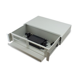 Serveredge 2Ru Fibre Sliding Patch Panel With Splice Cassette Splice Protector & Mounting Kit