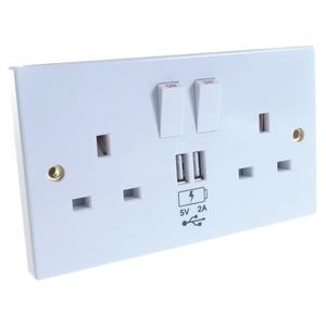 Group Gear CONNEkT Gear 27-2000 Socket-Outlet White (2 Way Uk Wall Power Socket Faceplate With 2 X Usb Charging Ports White)