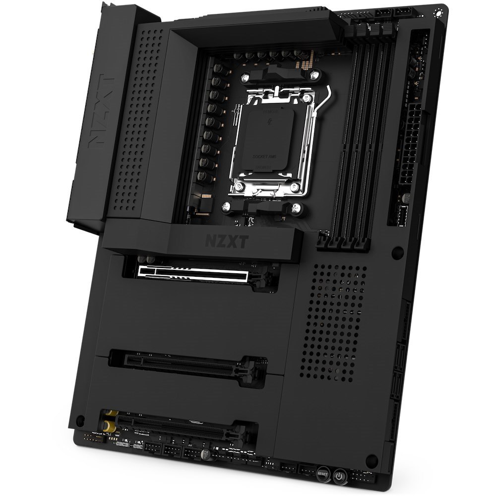 NZXT N7 B650 MB - Wi-Fi And Black Cover