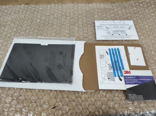 3M Privacy Filter For Apple MacBook Pro 14" 2021 With 3M Comply Flip Attach, 16:10